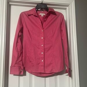Sz S pinkTailored (stretch) Banana Republic button down shirt with pearl buttons